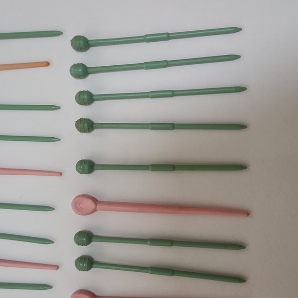 Vintage Plastic Pink Blue Peach Hair Roller Picks Pins Curlers hairstyling - Picture 6 of 7